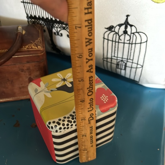 FOSSIL Metal Watch Box - Picture 7 of 8